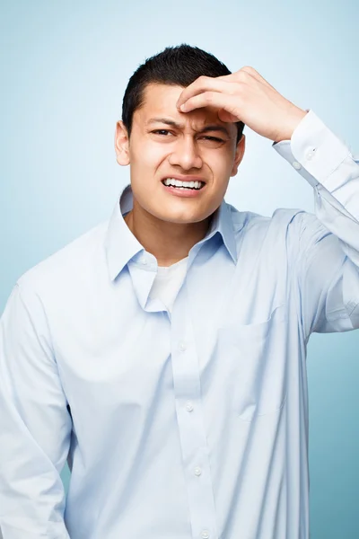 Primo piano uomo arrabbiato paura triste depresso — Foto Stock