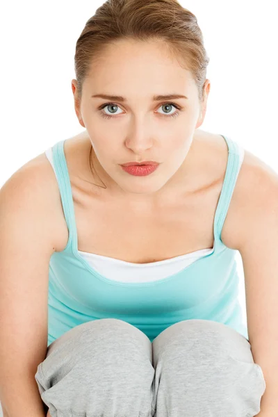 Primer plano retrato feliz atlética mujer aislado en blanco — Foto de Stock