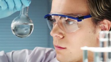 dna bulma tıbbi laboratuvar genç bilim adamı
