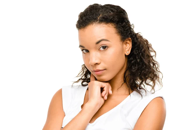 Belle race mixte Femme souriant portrait isolé sur ba blanc — Photo