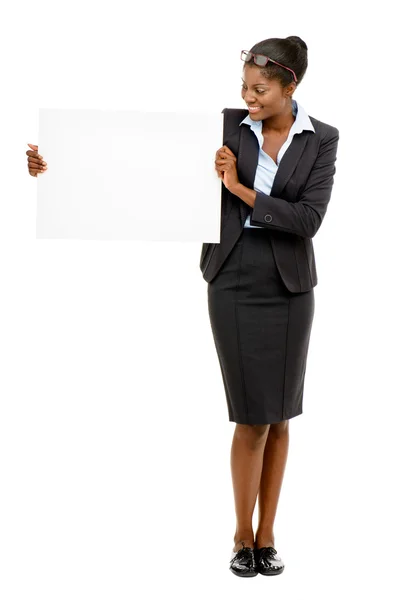 Γυναίκα ευτυχισμένη αφρικανικές αμερικανικές επιχειρήσεις κρατώντας πανό που απομονώνονται σε — Φωτογραφία Αρχείου