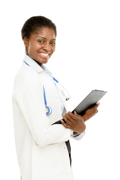 Retrato confiante afro-americano feminino médico branco fundo — Fotografia de Stock