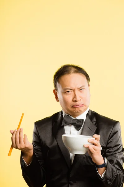 Retrato de hombre divertido real de alta definición de fondo amarillo —  Fotos de Stock