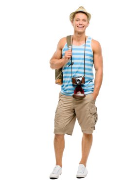 Beyaz arka plan üzerinde izole mutlu genç turist adam