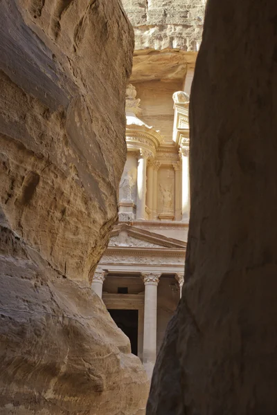 Fachada do Tesouro em Petra Imagens De Bancos De Imagens Sem Royalties
