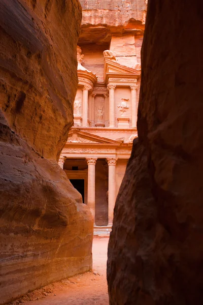 La fachada del tesoro en Petra — Foto de Stock