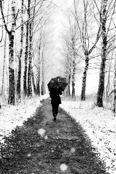 La fille avec un parapluie — Photo