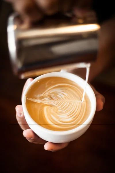 Cappuccino mit Latte Art — Stockfoto