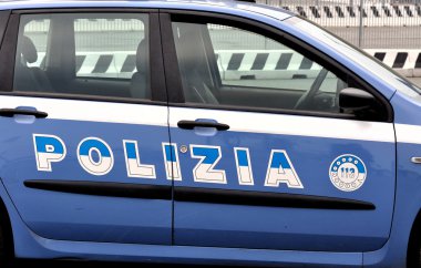İtalyan devlet polis araba