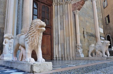 Bergamo, colleoni Şapel, aslan Güney Portal