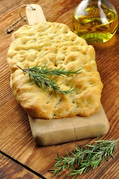 Focaccia biberiye ve zeytinyağı ile