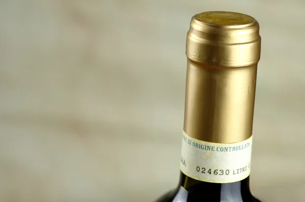 Fles rode Italiaanse wijn — Stockfoto