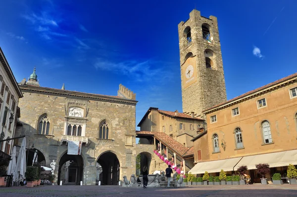 Campanile, antica torre della città di Bergamo — Foto Stock