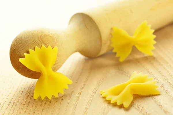 Farfalle, Italiaanse rauwe pasta — Stockfoto