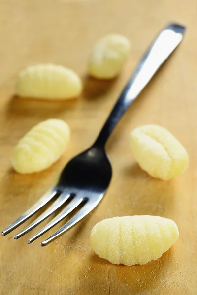 Homemade raw gnocchi, italian fresh pasta — Stock Photo, Image