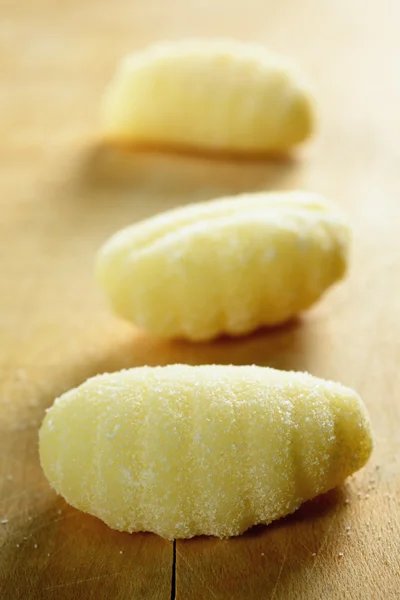 Homemade raw gnocchi, italian fresh pasta — Stock Photo, Image