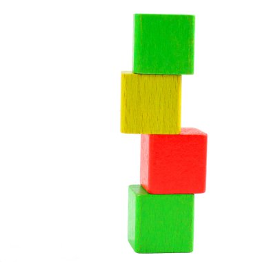 Tahta oyuncak blokları beyazda izole edilmiş.