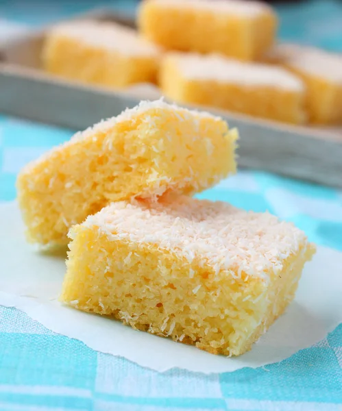 Pastel de sémola con coco — Foto de Stock