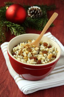 kutia - geleneksel Noel tatlı yemek ile pota