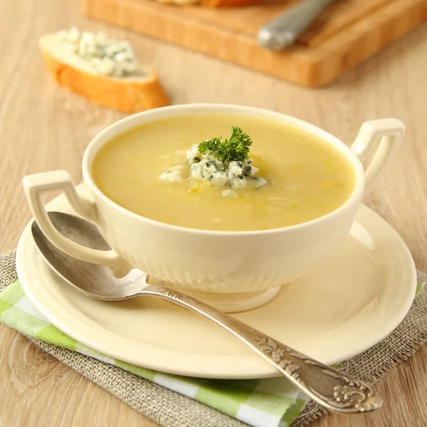 Homemade onion soup with celery and blue cheese — Stock Photo, Image