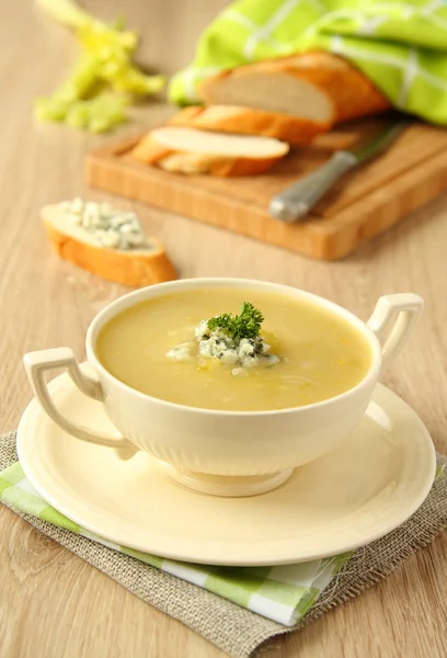 Homemade onion soup with celery and blue cheese — Stock Photo, Image