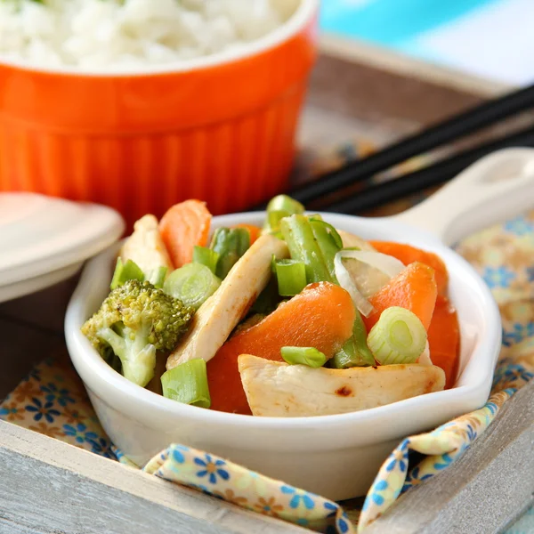 Chicken stir fry with vegetables and rice — Stock Photo, Image