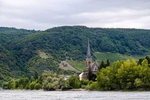 View of St. Margaretha Kirche located in Filsen — Stock Photo, Image