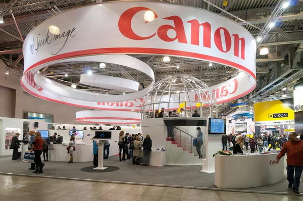 Estande da Canon na Consumer Electronics & Photo Expo no dia 13 de abril de 2012 — Fotografia de Stock