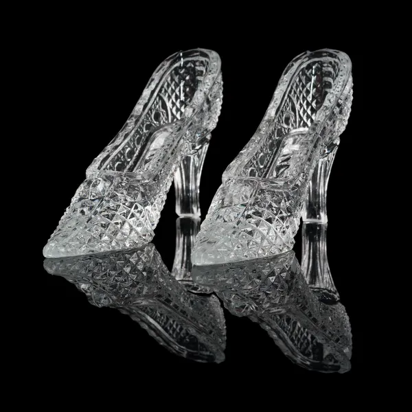 Dwa kobieta shoes crystal — Zdjęcie stockowe