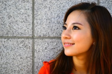 Asyalı genç iş kadını'nın portresi