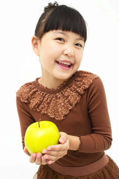 Roztomilý asijský kluk s jablkem — Stock fotografie