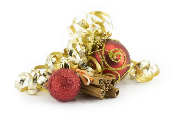 新しい年、クリスマス ボール、デコレーションと贈り物 — ストック写真
