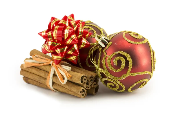 Nouvel An, boules de Noël, décorations et cadeaux — Photo