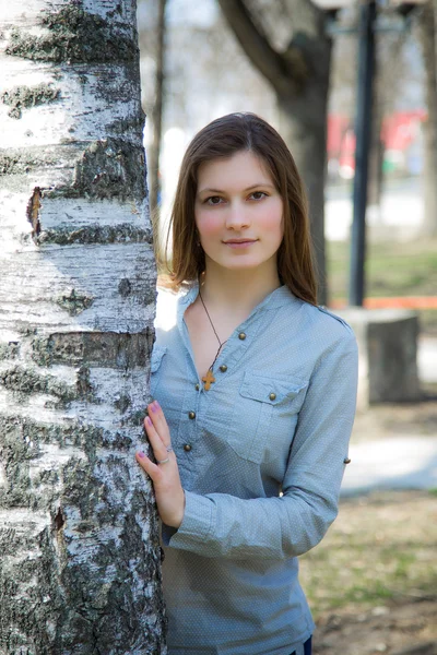 Beautiful girl near the birch — Stock Photo, Image