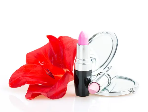 Lippenstift met gladiolen bloem — Stockfoto
