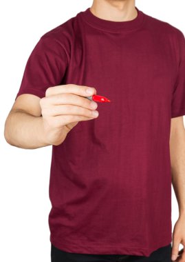 marker ile tişörtlü adam