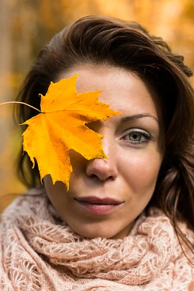 Woman leaf — Stock Photo, Image
