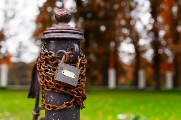 Post chain lock — Stock Photo, Image