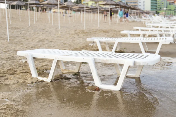 Plastikowe leżaki — Zdjęcie stockowe