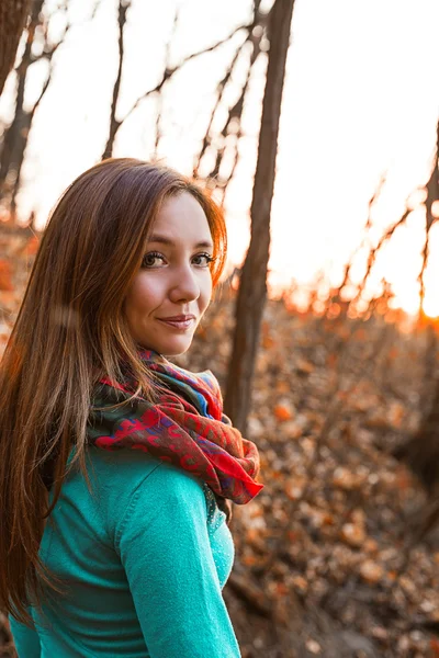 Herfst vrouw — Stockfoto