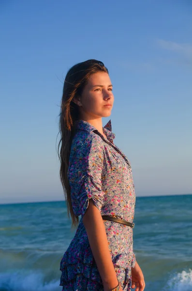 güzel kız ve denizin nefes