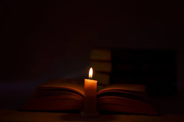 Book and Candle — Stock Photo, Image