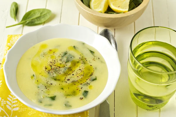 Cornmeal spinach cream soup — Stock Photo, Image