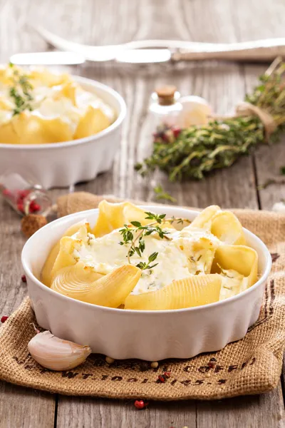 Baked pasta with cottage cheese — Stock Photo, Image
