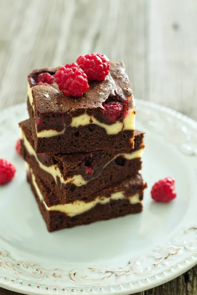 Cheesecake brownies med hallon — Stockfoto