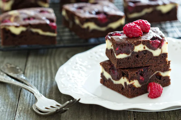 Cheesecake brownies med hallon — Stockfoto