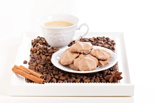 Meringue mocha cookies with coffee — Stock Photo, Image