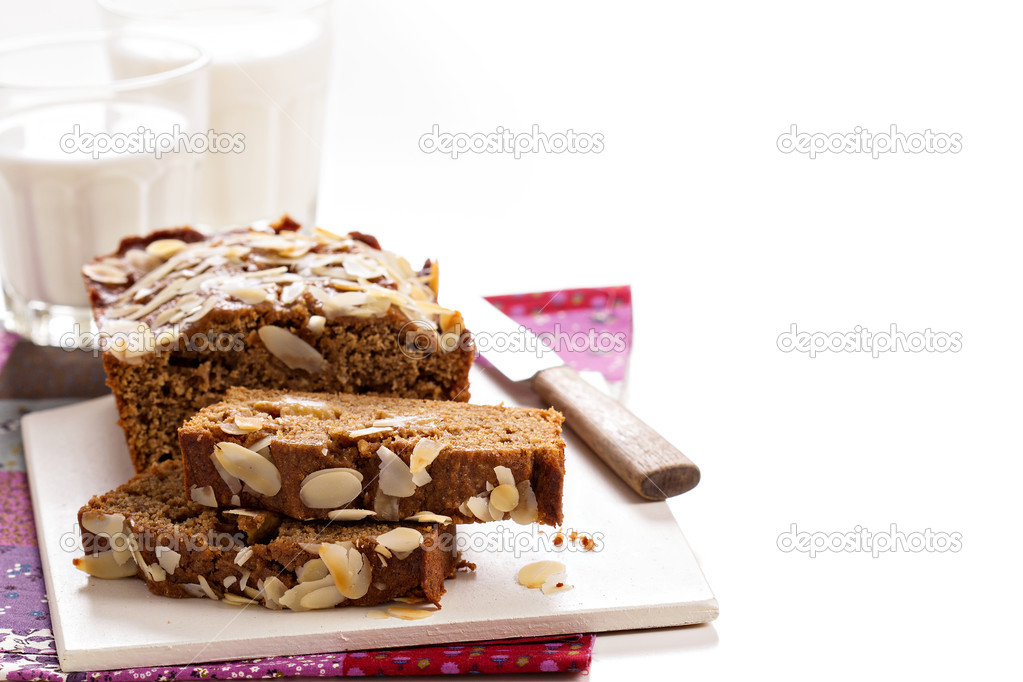 Rye cake with apples and almonds
