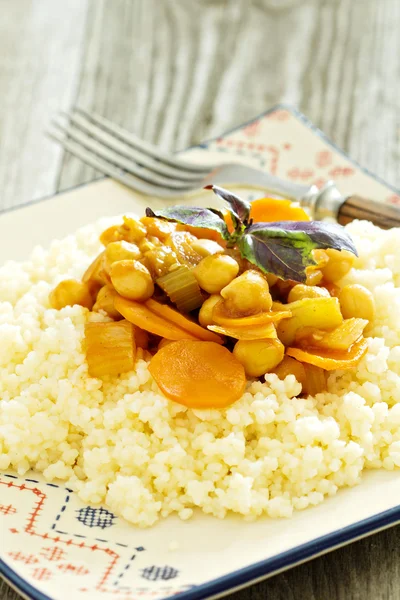 Couscous mit Gemüse — Stockfoto