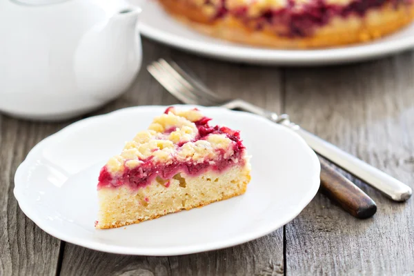 Torta di lampone su un piatto — Foto Stock